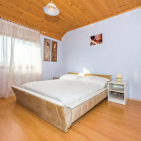 Lovely Apartment In Zaton With Wifi *