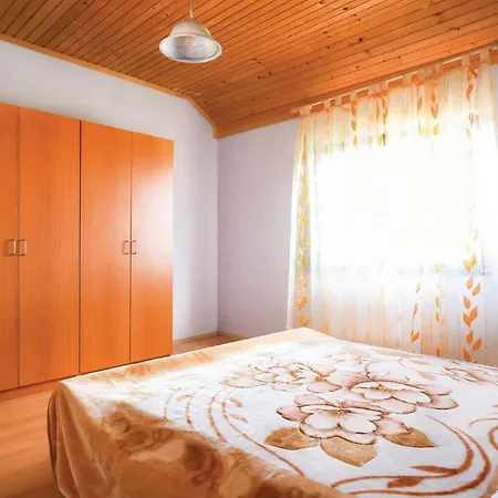 Lovely Apartment In Zaton With Wifi
